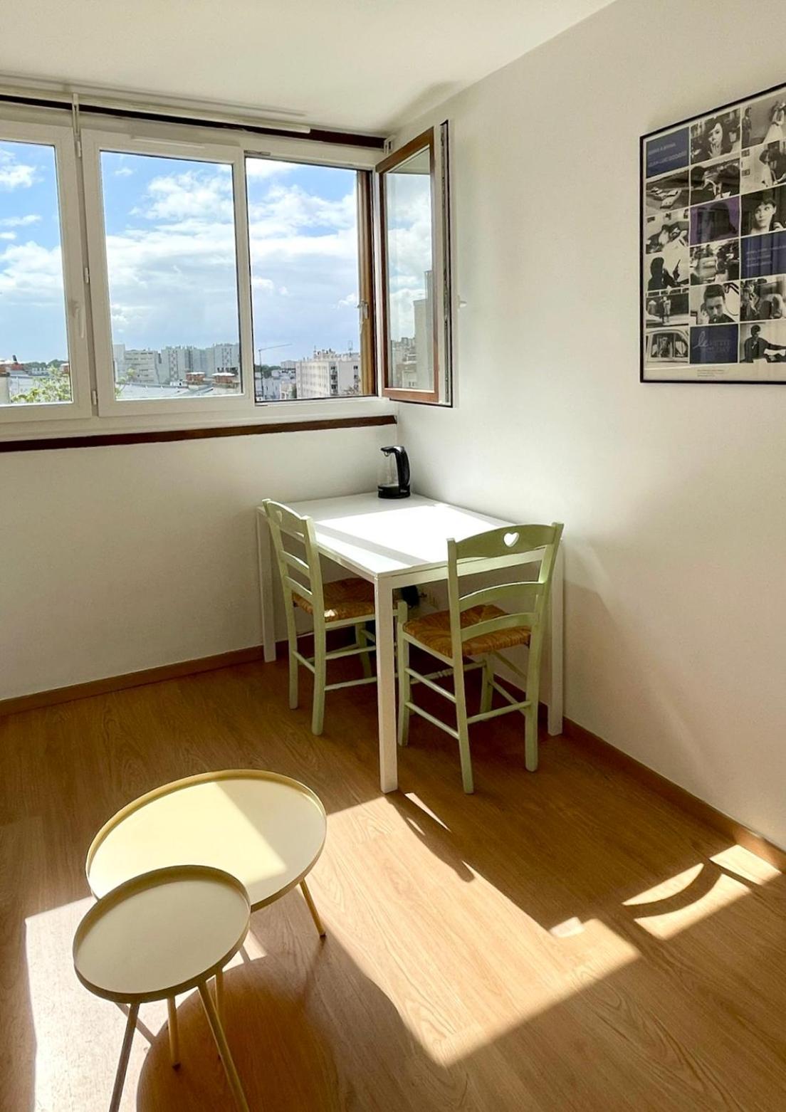 Charming Bright Sunny Studio In Belleville Paris Bagian luar foto