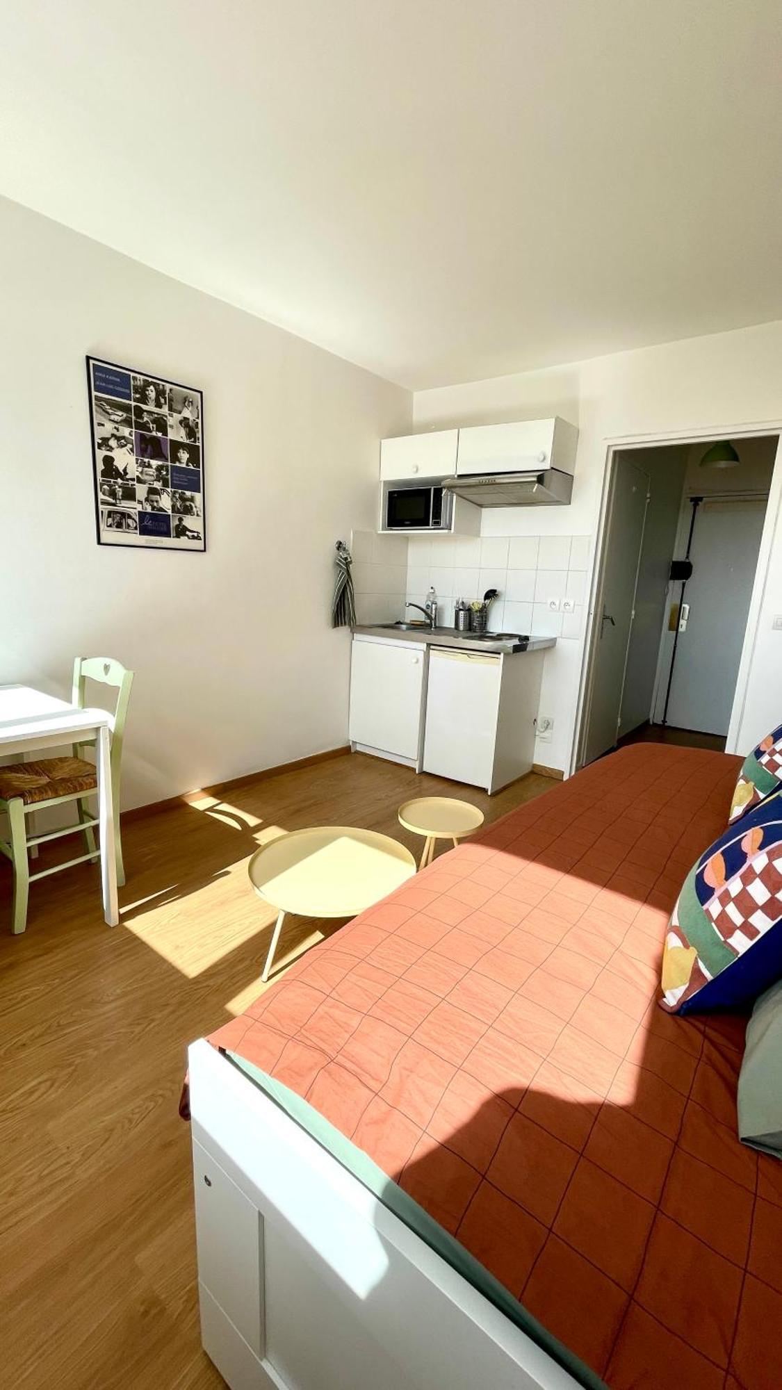Charming Bright Sunny Studio In Belleville Paris Bagian luar foto